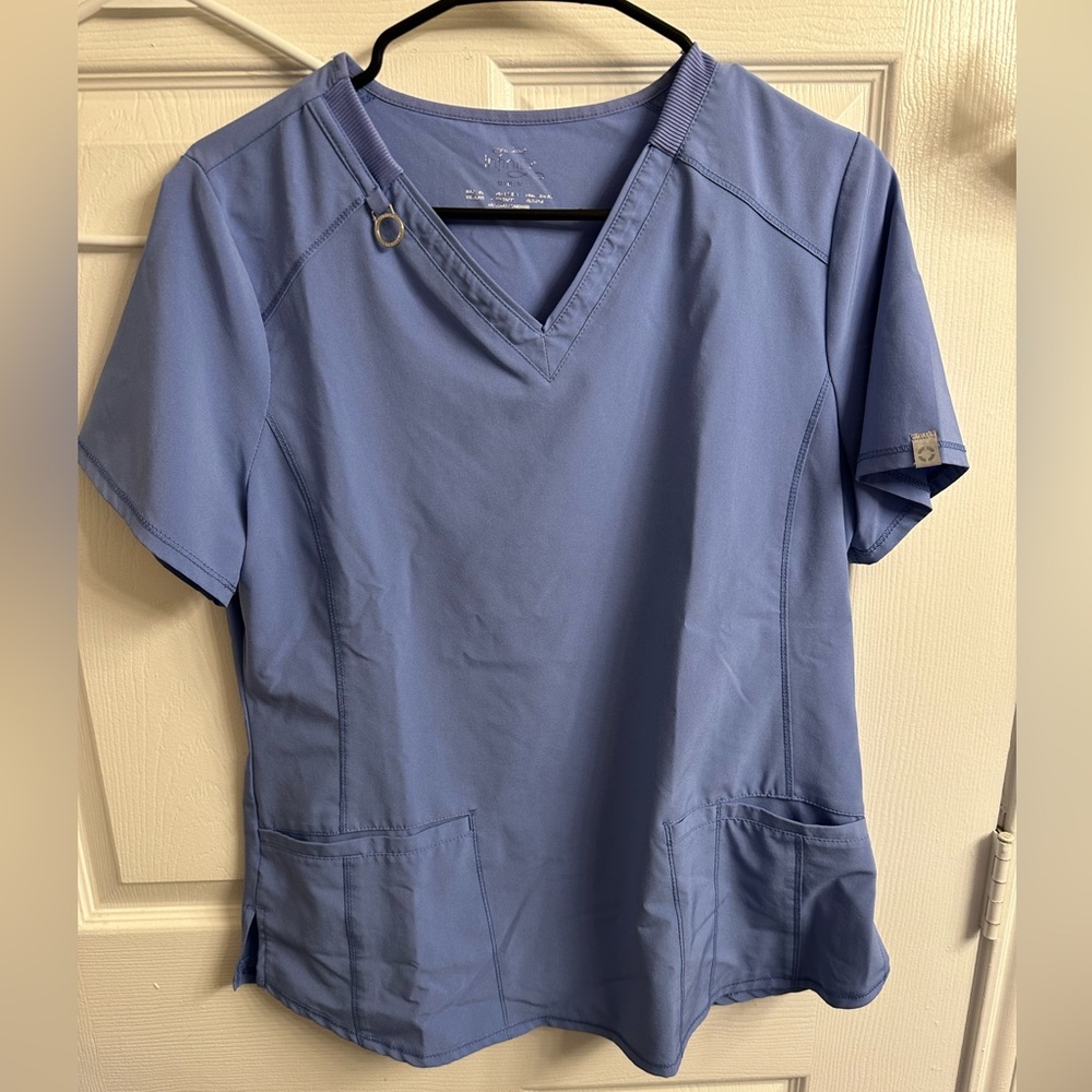 Cherokee infinity scrub top women’s
